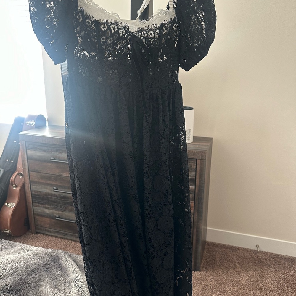 Lace Pattern Midi Length Dress NMOT. Size small. Tried on, never worn. - Picture 3 of 4